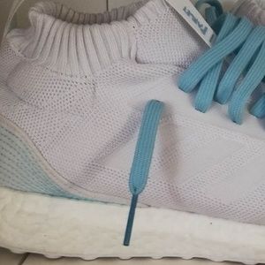 Adidas Ultra Boost Mid Parley Icey Blue